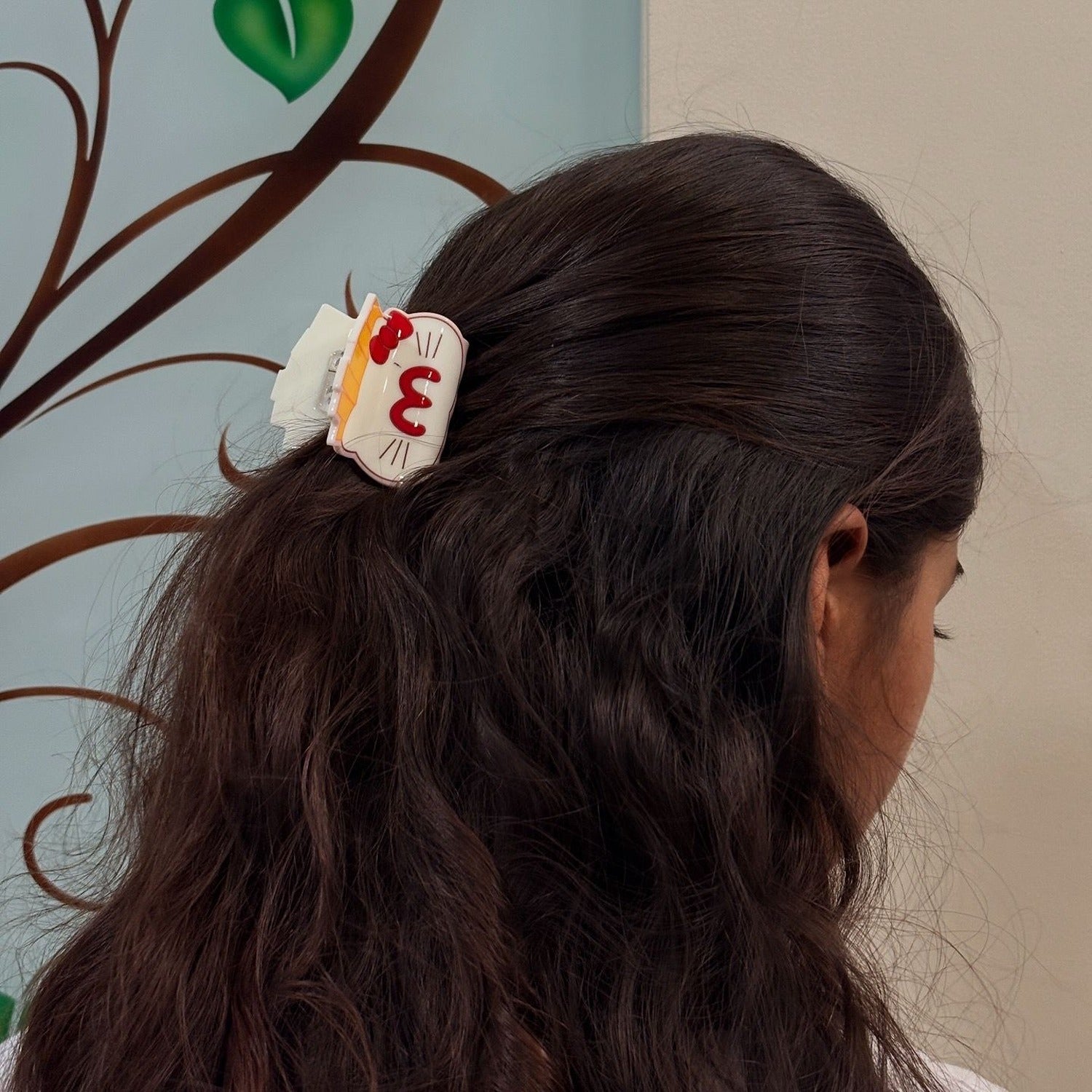 Cute Cartoon Cat Hair Claw Clip with Glossy Finish and Strong Hold